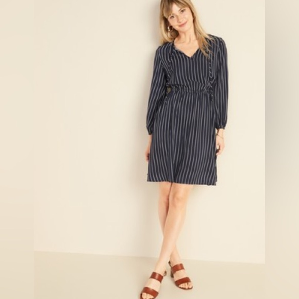 NWT Old Navy Long-sleeve Tie-neck Waist Dress Medium